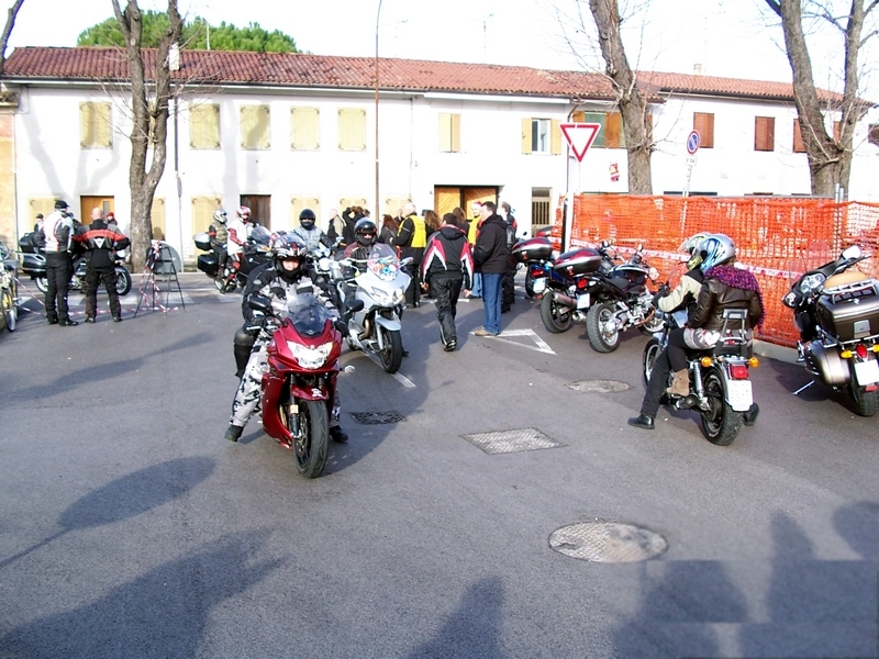 ronki013.jpg - PRIHOD NA PRIREDITVENI PROSTOR V RONKE, NA POTI JE ŠLO BREZ PROBLEMOV