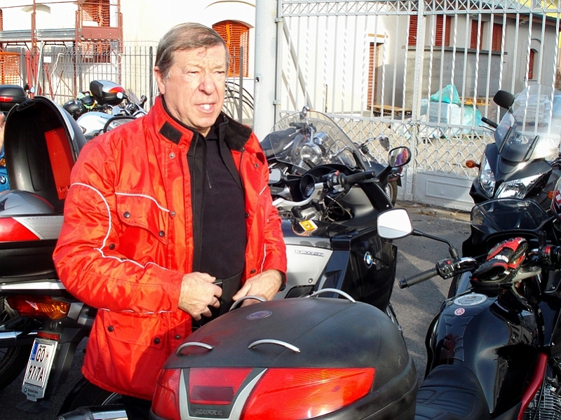 ronki019c.jpg - TUDI CIRIL SE JE ODLOČIL, DA DANES NE BO OSTAL DOMA
