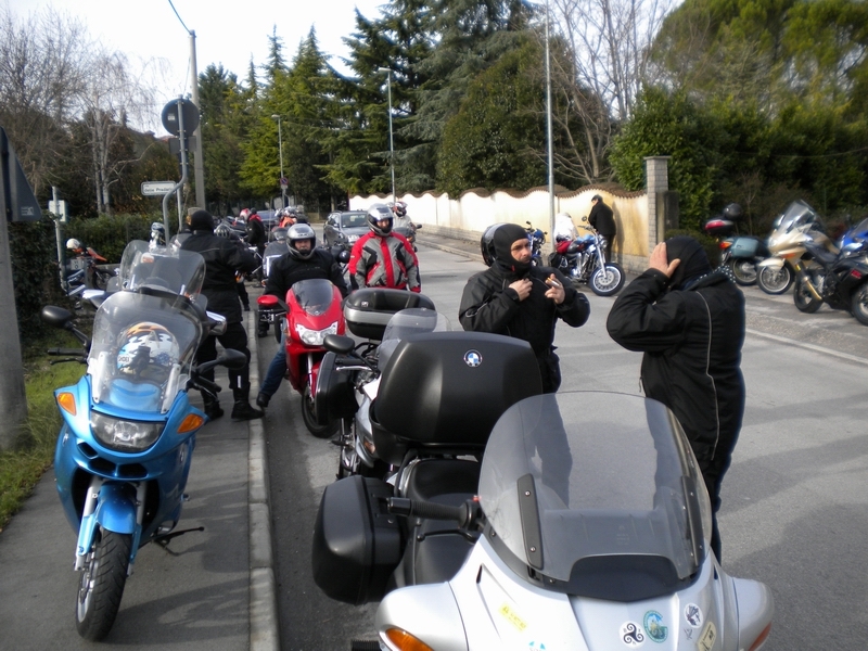 ronki055.jpg - PRIPRAVE ZA ODHOD NA VOŽNJO PROTI KRASU