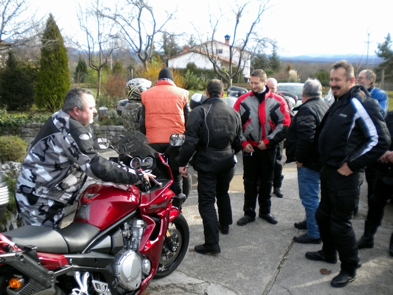 ronki066.jpg - KER NAS JE BILO VELIKO, SMO SE MORALI POTRUDITI, DA SMO LEPO POSTROJILI NAŠE MOTORJE