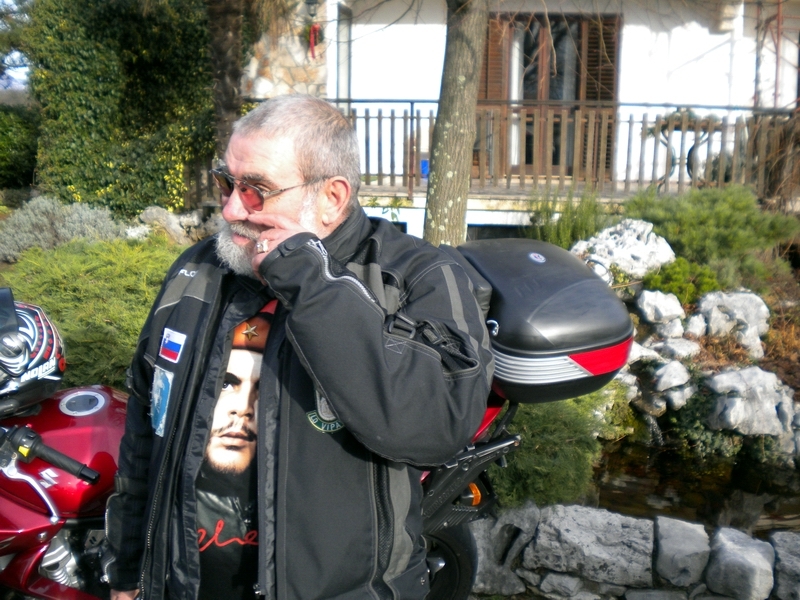 ronki076.jpg - IVAN SE JE TRUDIL S SLIKANJEM