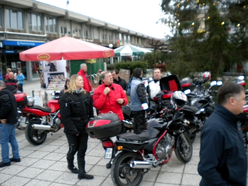 ronki103.jpg - Z NAŠIM PRIHODOM SMO POPESTRILI DOGAJANJE NA TRGU