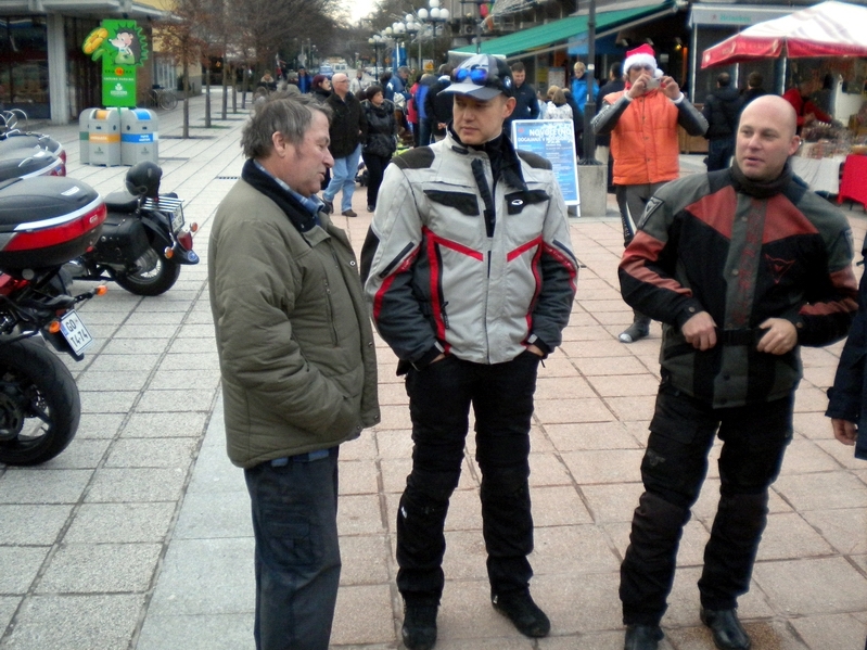 ronki111.jpg - DEBATE Z NAKLJUČNO MIMOIDOČIMI ZNANCI